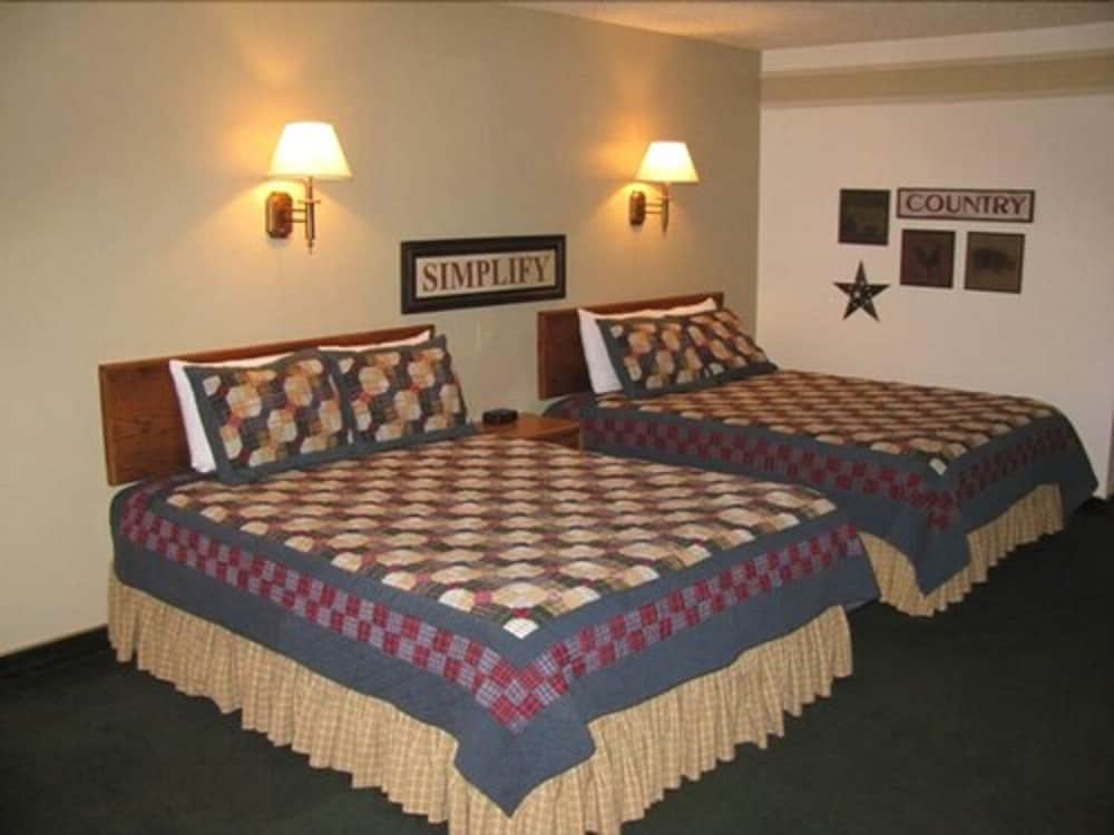 Covered Wagon Motel - photo 33