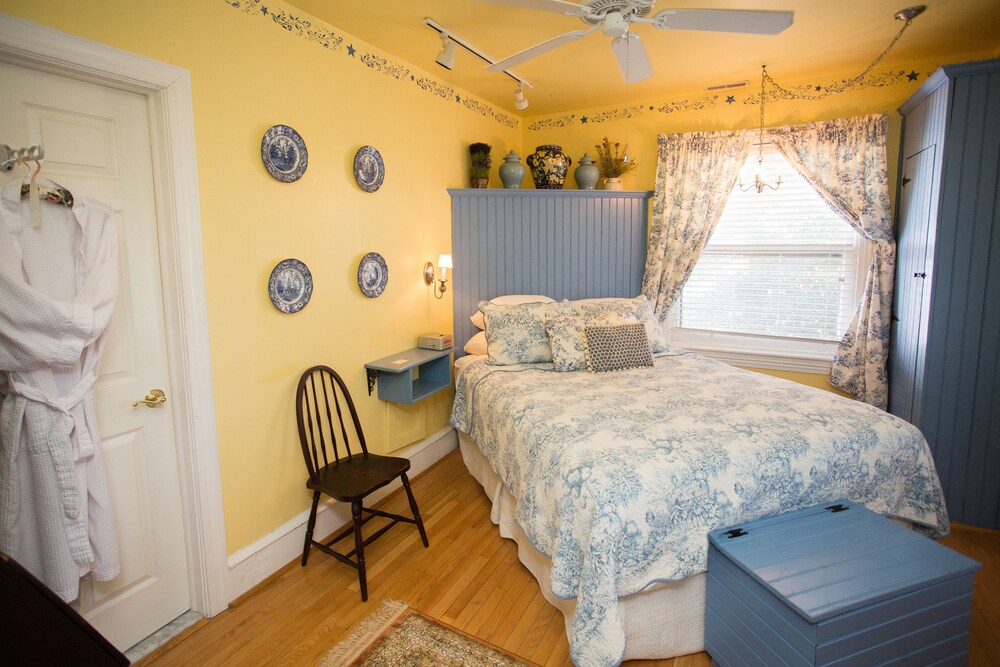 Haddonfield Inn - photo 3