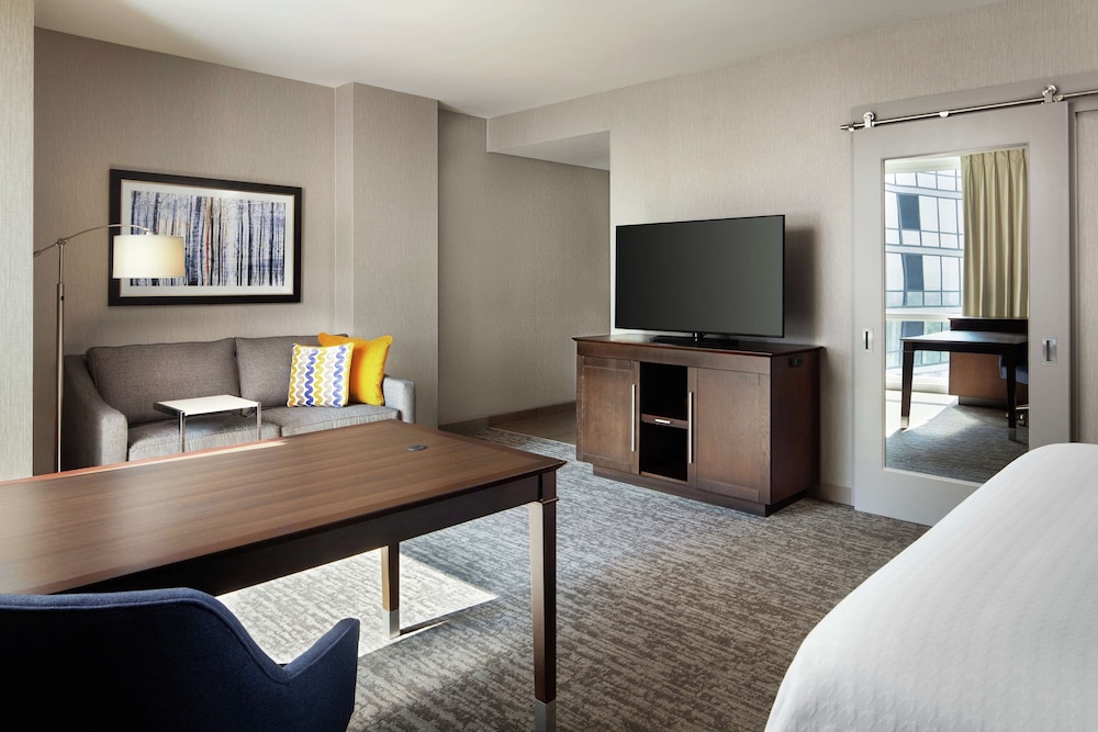 Hampton Inn & Suites Teaneck Glenpointe - photo 7