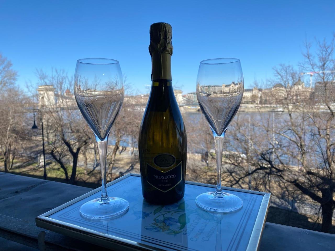 Chain Bridge Apartman — 4-Star Luxury Hotel in Budapest, Hungary