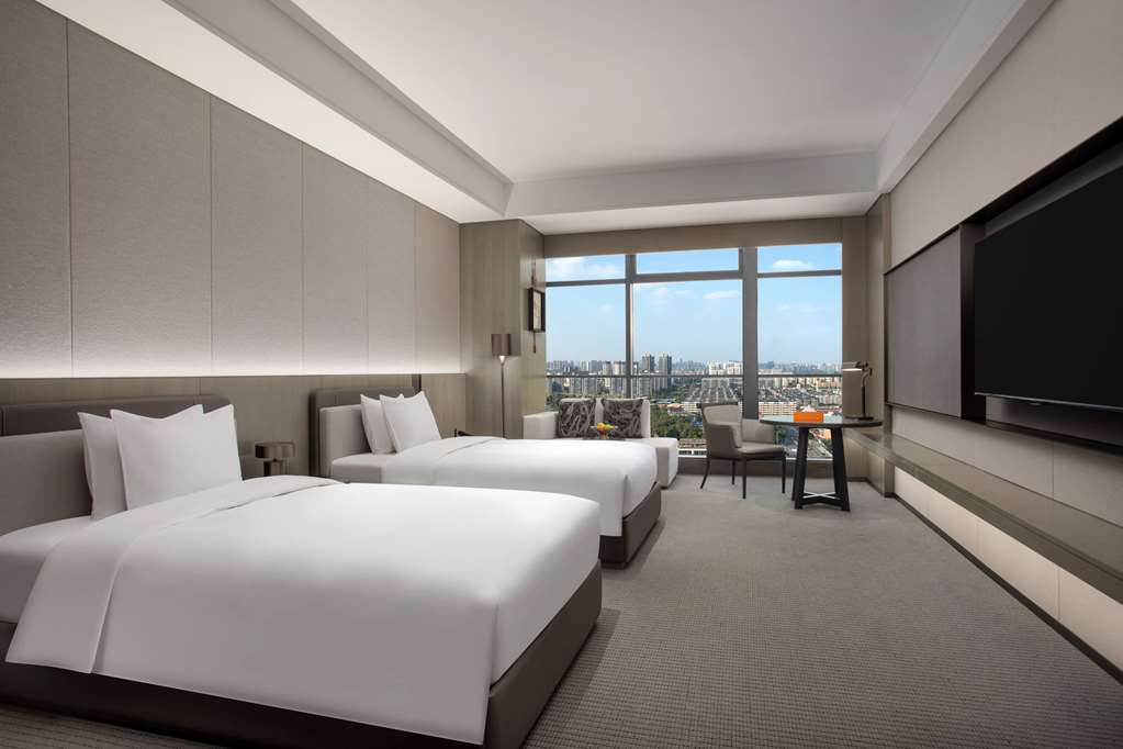 Wyndham Grand Chengdu East — 5-Star Luxury Hotel in Chengdu, People's Republic of China
