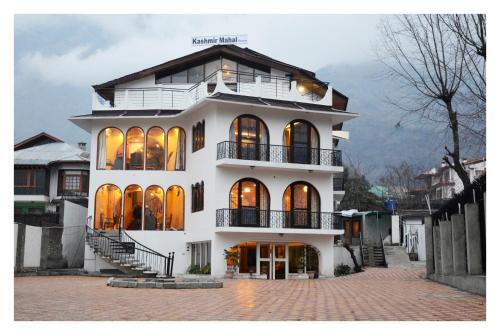 Kashmir Mahal Resort - last minute hotel in Srinagar