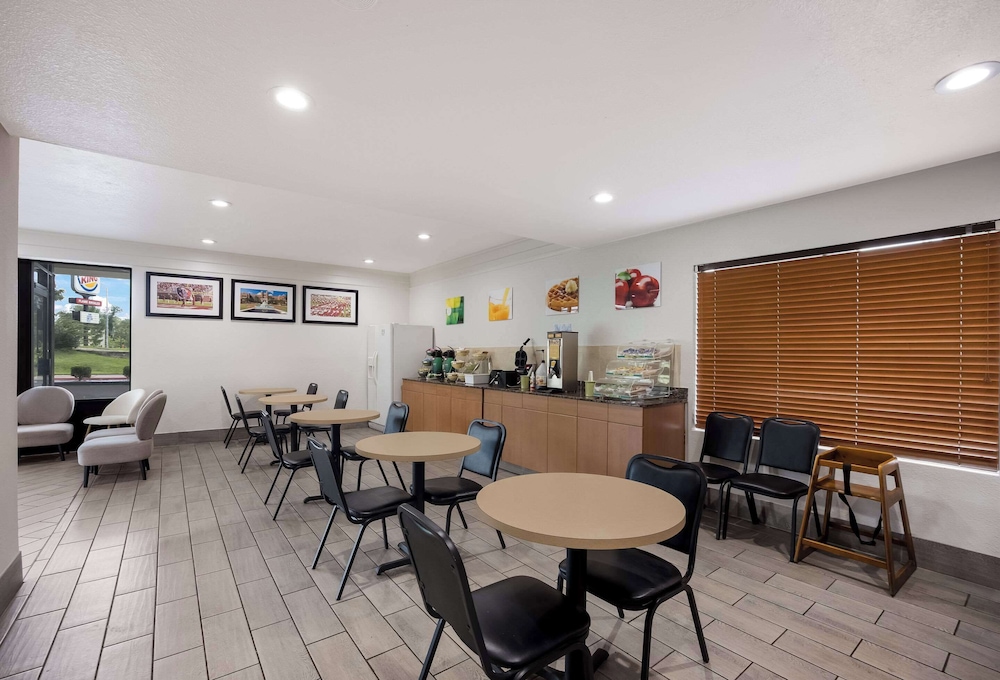 Quality Inn Tallahassee near University - photo 36