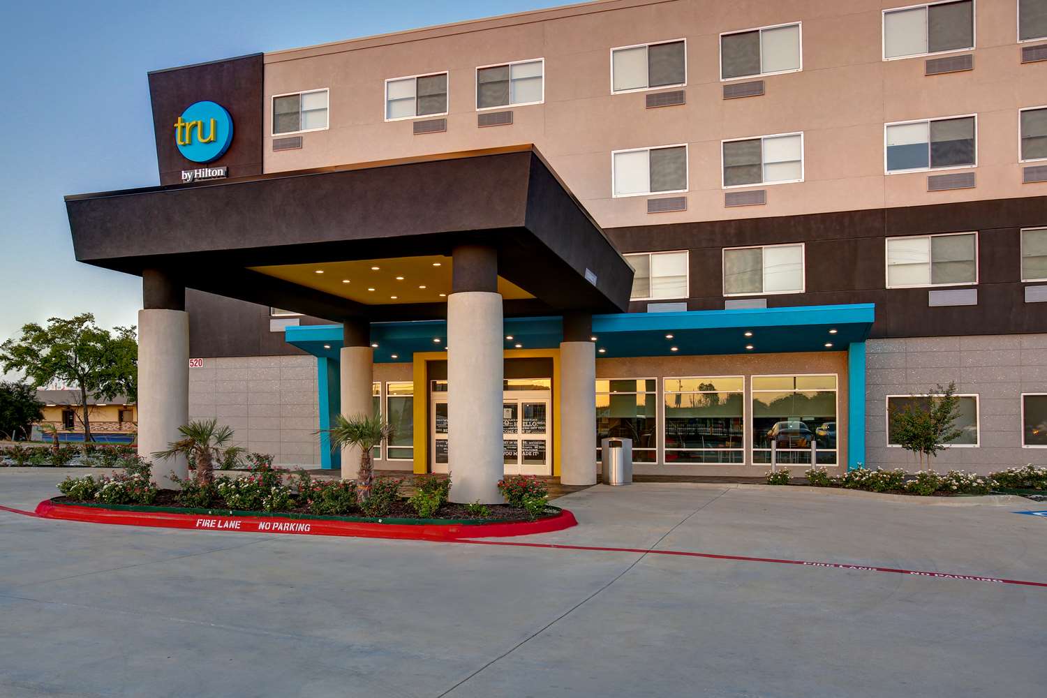 Tru by Hilton Grand Prairie - photo 2
