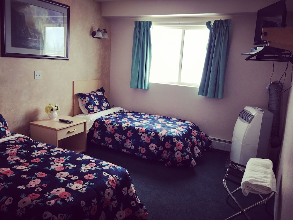 Windbreak Hotel - photo 12
