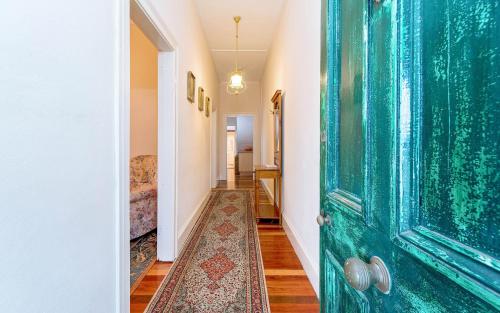 Eliza 1875 Red Brick Duplex Townhouse — Grafton — photo 2