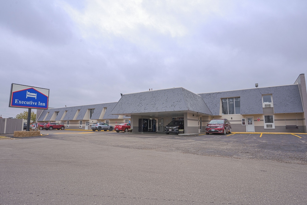 Executive Inn Owatonna Hwy 35 — hotel in Owatonna