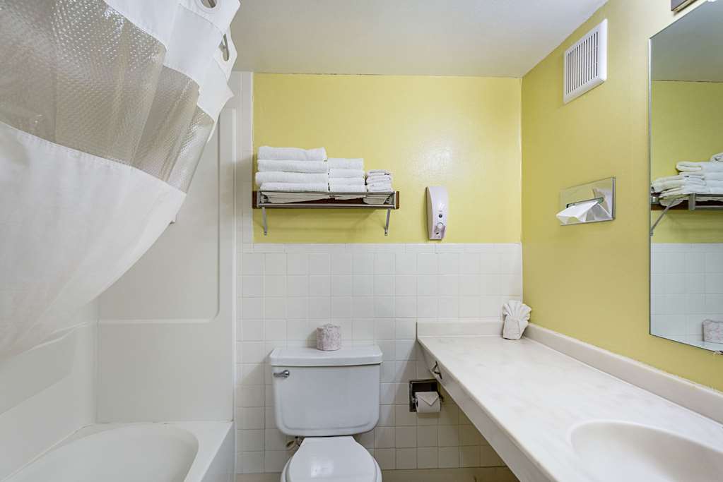 Rodeway Inn Roswell West - photo 16