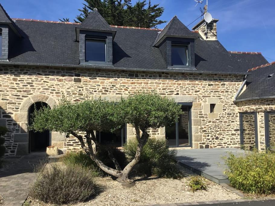La Longere D'adele Gite de Charme Avec Jacuzzi — 4-Star Luxury Hotel in Plouezec, France