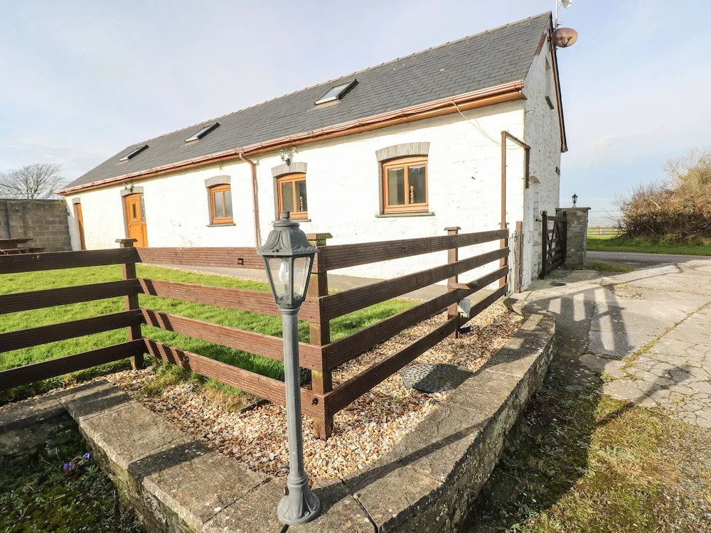 The Old Cow Barn — 4-Star Luxury Hotel in Carmarthen, United Kingdom