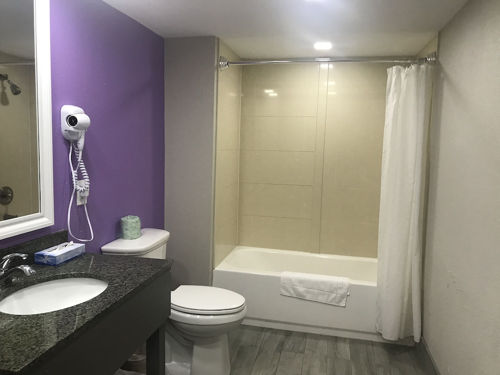 Alamar Resort Inn - photo 28
