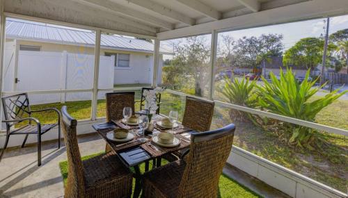 Cozy Escape Near Beach Fire Pit & Bbq Nights in Sarasota, United States