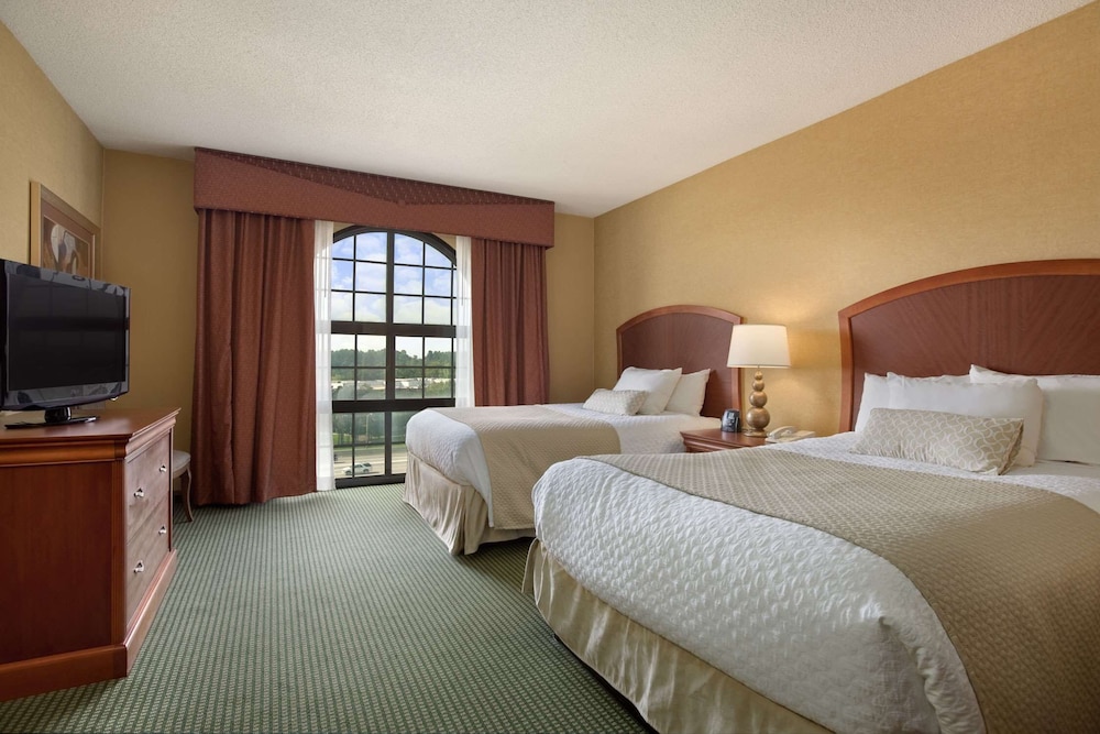 Embassy Suites by Hilton Greensboro Airport - photo 18