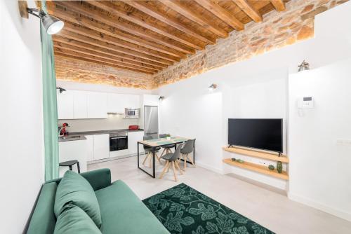 Suite Homes Sweet Postigos Terrace — 4-Star Luxury Hotel in Malaga, Spain