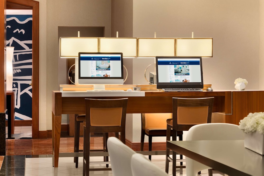 Hilton Chicago Magnificent Mile Suites - photo 60