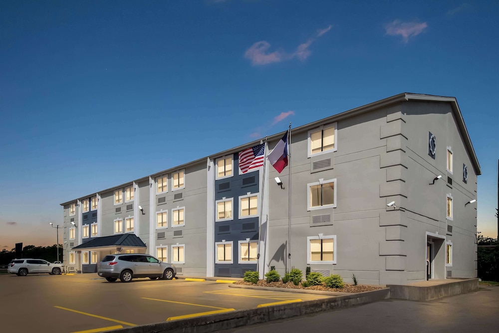 SureStay by Best Western Groves — hotel in Groves