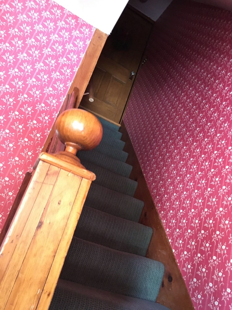 The Queen A Victorian Bed & Breakfast - photo 2