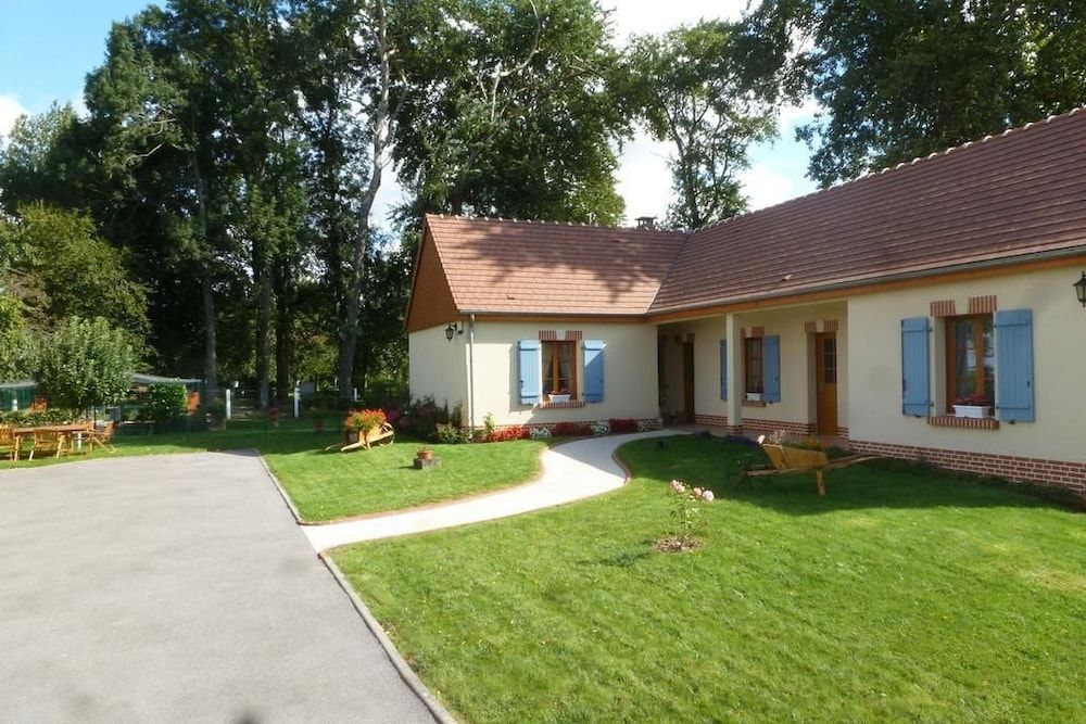 Les Charmilles - carbon neutral hotel in Beauvais