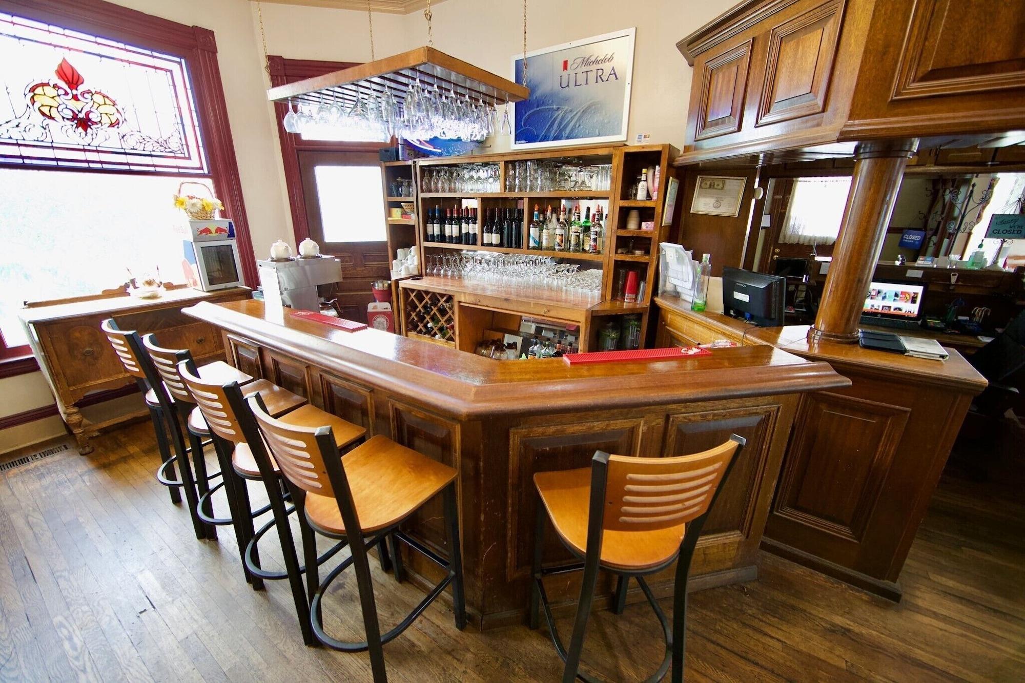 Irwin Street Inn - photo 11