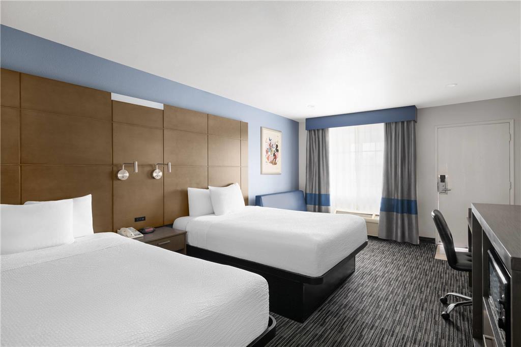 Travelodge Inn & Suites by Wyndham Anaheim on Disneyland Dr - photo 11