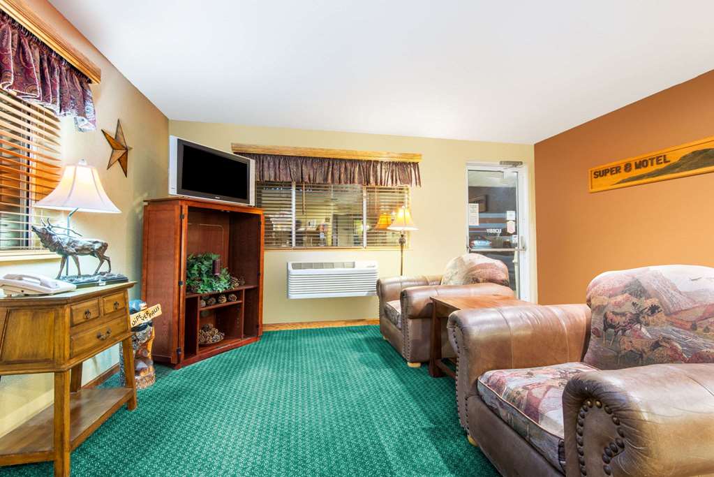 Super 8 by Wyndham Trinidad - photo 4