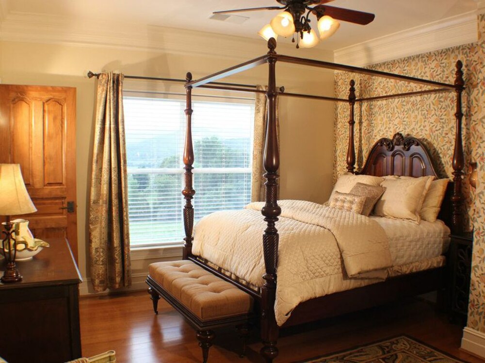 Skyline Vineyard Inn - photo 3