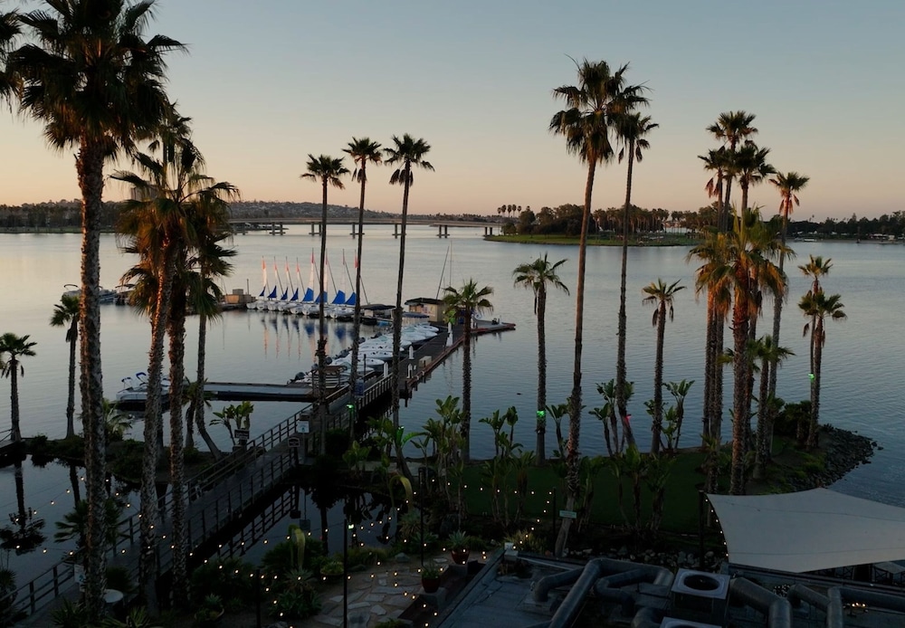 Paradise Point Resort & Spa - photo 17