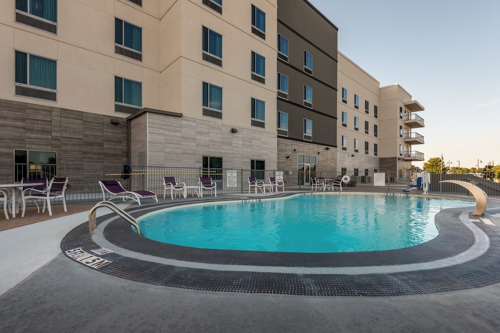 Holiday Inn Express & Suites Garland E Lake Hubbard I30 by IHG - photo 17