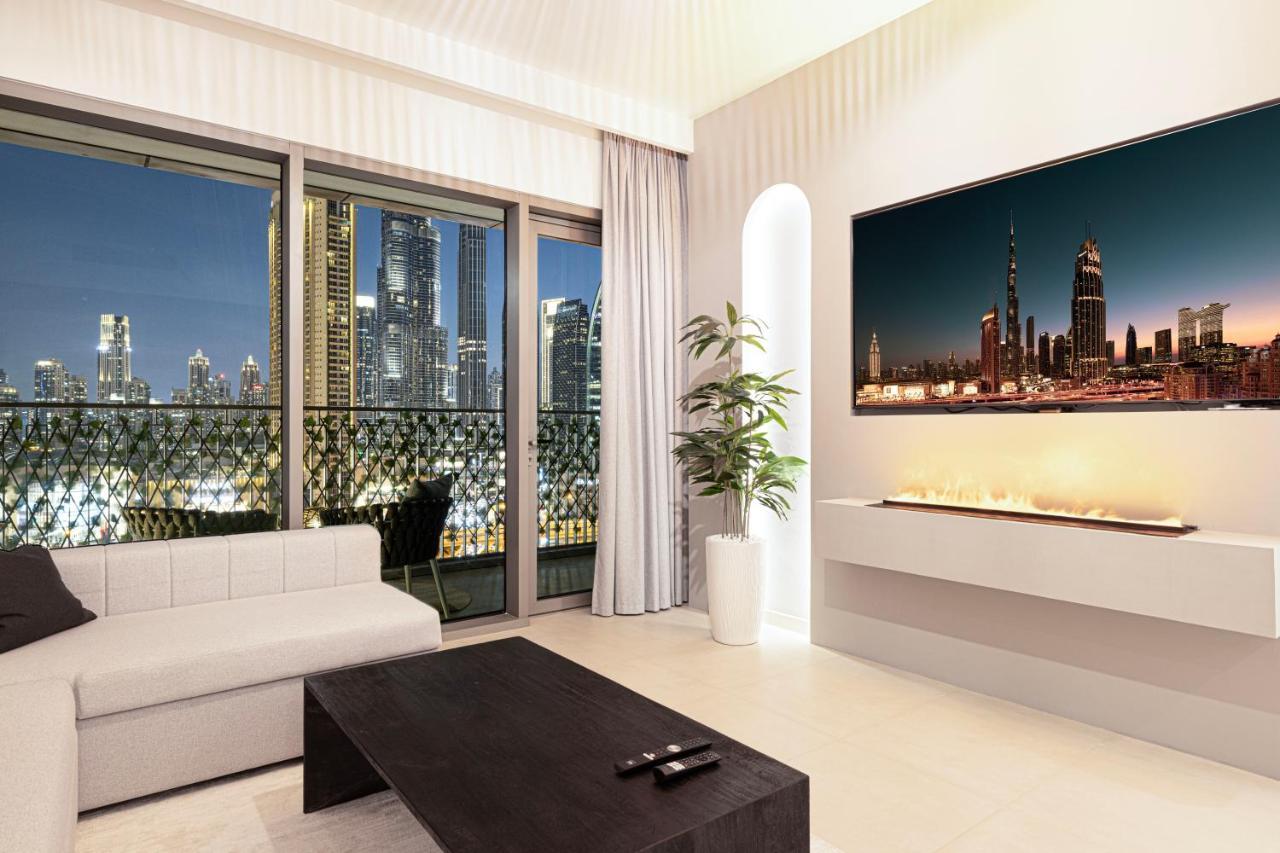 Burj Khalifa View 2 Balcony w Lounge Dubai Mall Access Gym Infinity Pool Playground BBQ Family Friendly — 4-Star Luxury Hotel in Dubai, United Arab Emirates