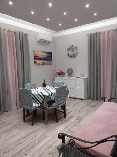 House Carmè — 4-Star Luxury Hotel in Naples, Italy