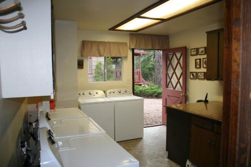 Northwoods Resort Cabins - photo 6