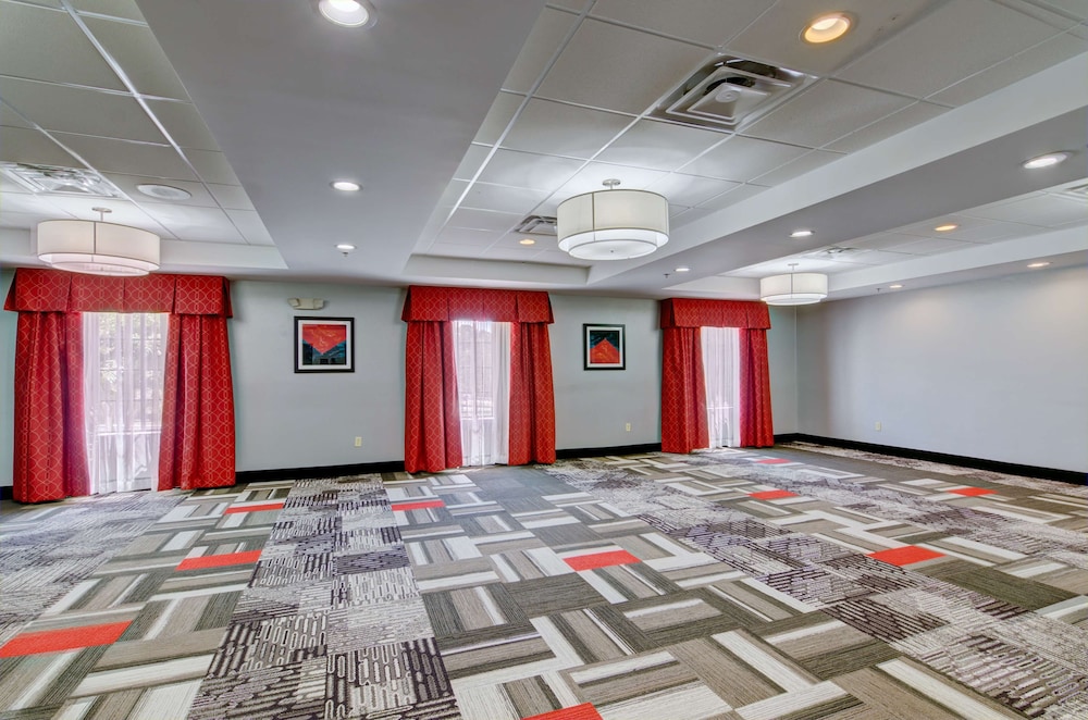Hampton Inn Salem VA - photo 48
