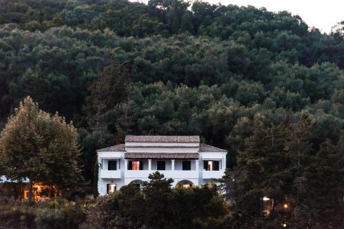 Villa Anneta — 4-Star Luxury Hotel in Corfu, Greece