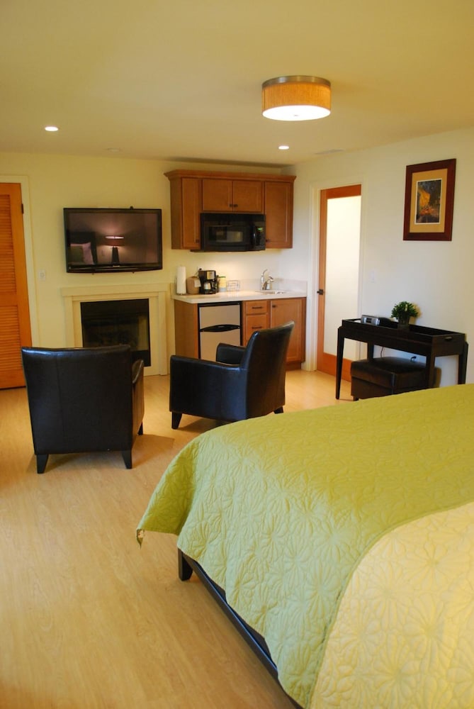 Bella Capri Inn - photo 21