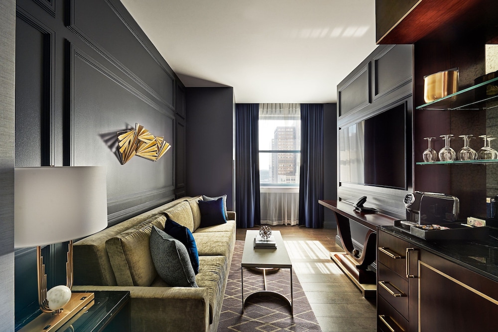 The LaSalle Chicago Autograph Collection - featured photo