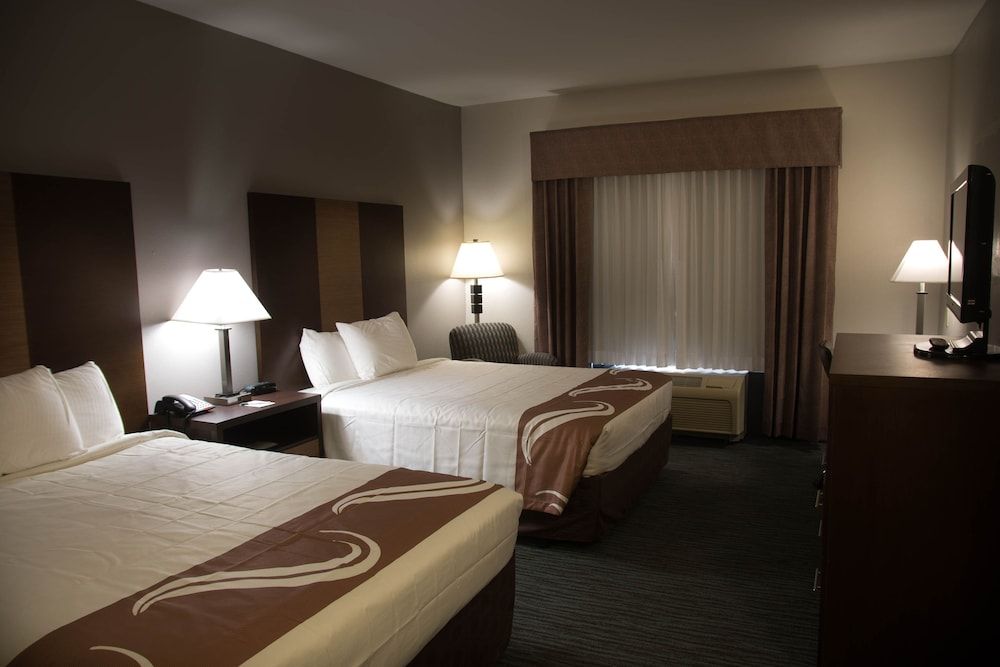 Crossroads Inn And Suites - photo 7