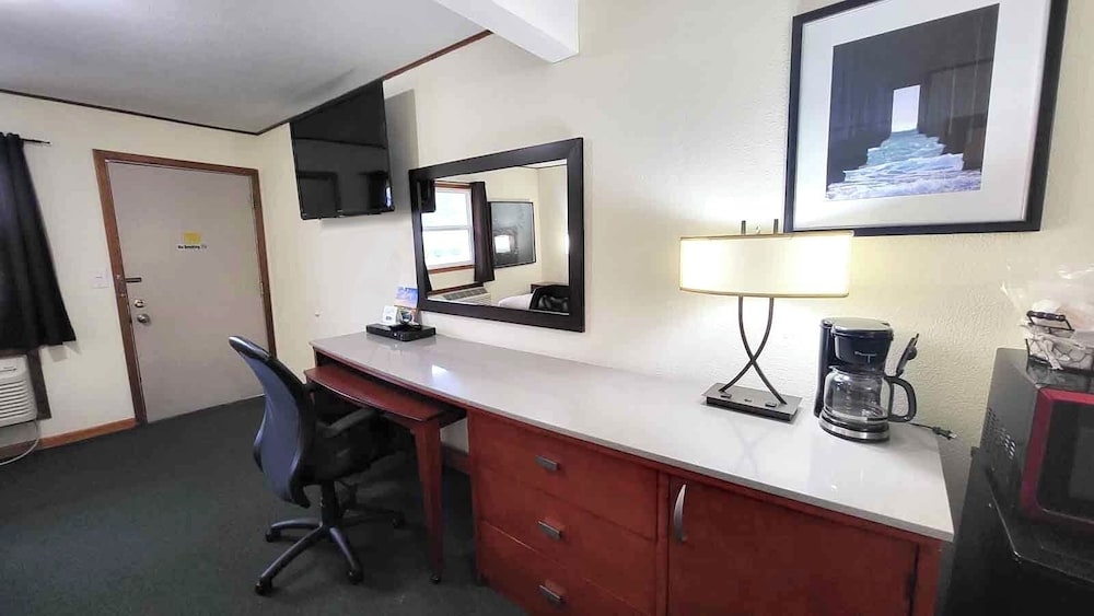 Hunter's Friend Resort - photo 3