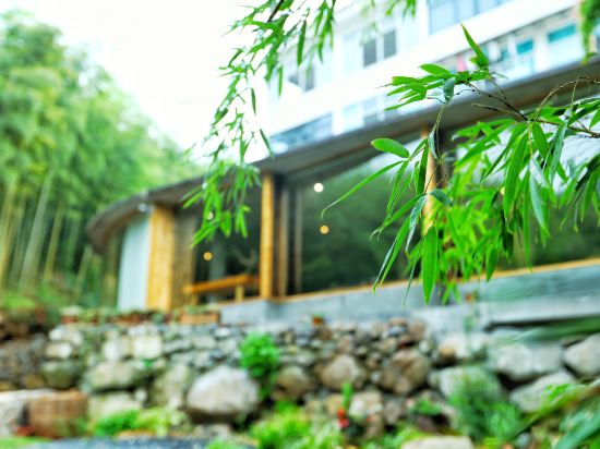 Duyijian Zhenxi Guesthouse — 4-Star Luxury Hotel in Huzhou, People's Republic of China
