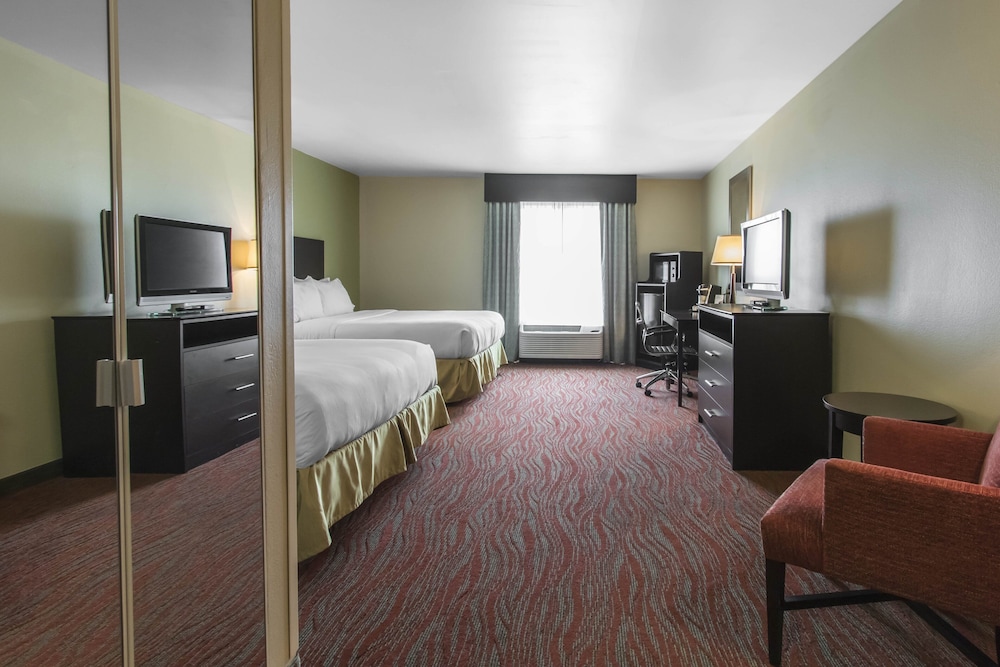 Holiday Inn Express & Suites Cullman - photo 8