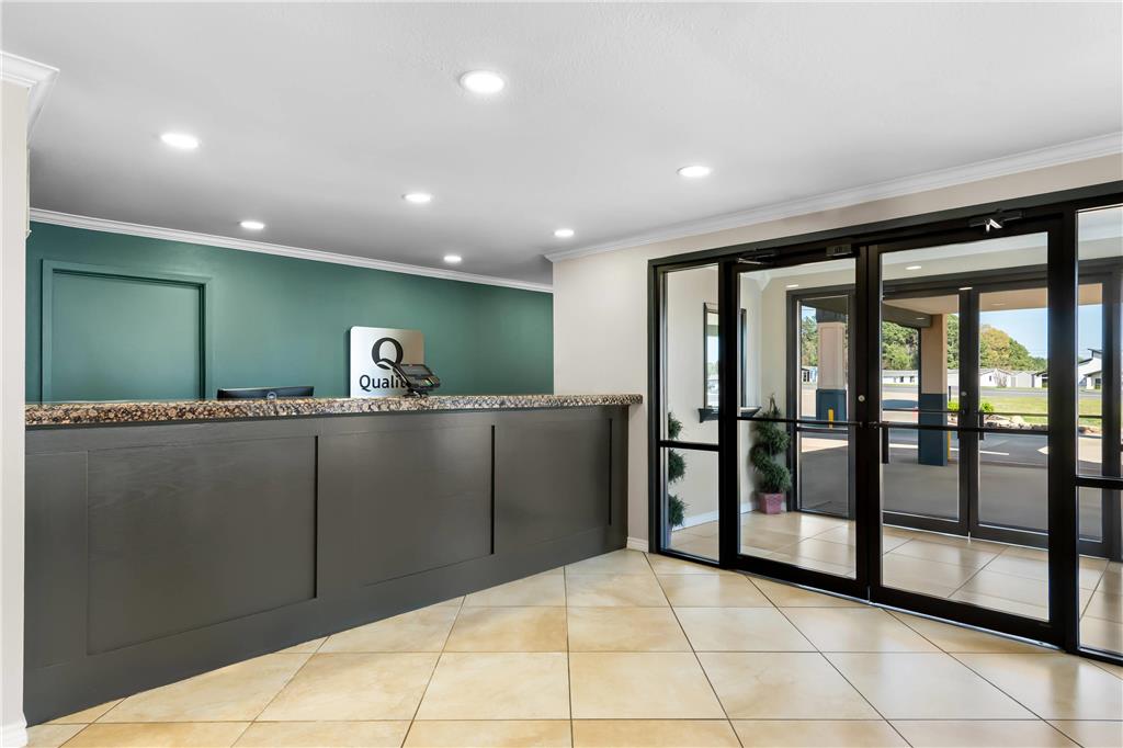 Quality Inn Marshall - carbon neutral hotel in Marshall