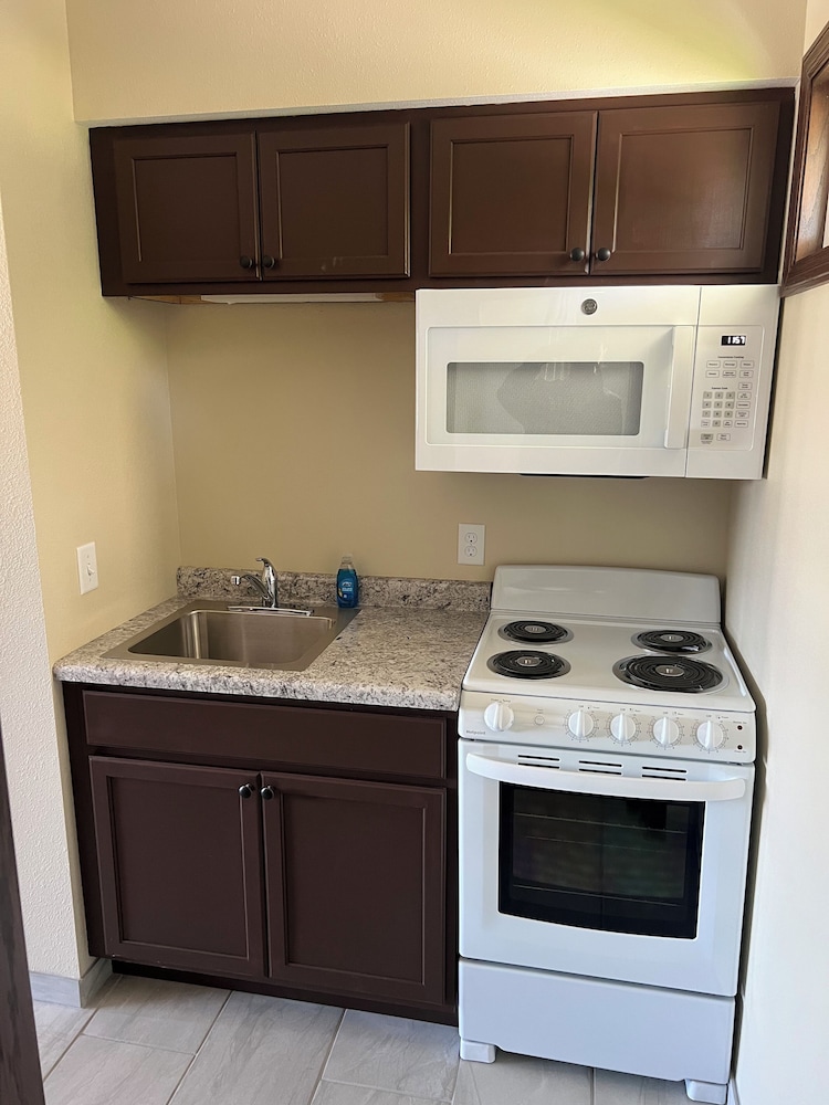 All Star Inn & Suites - photo 240