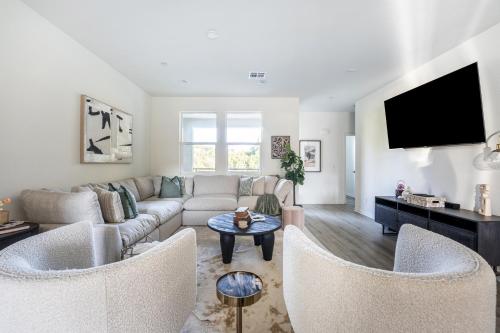 Brand New Stunning 4BR Townhome — 4-Star Luxury Hotel in Lemon Grove, United States