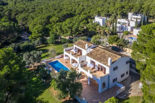 Villa Font de sa Cala — 4-Star Luxury Hotel in Capdepera, Spain