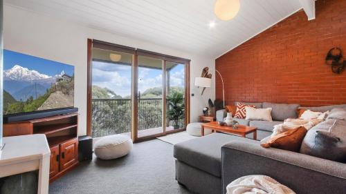 Brockhoff Lachen — Hotham Heights