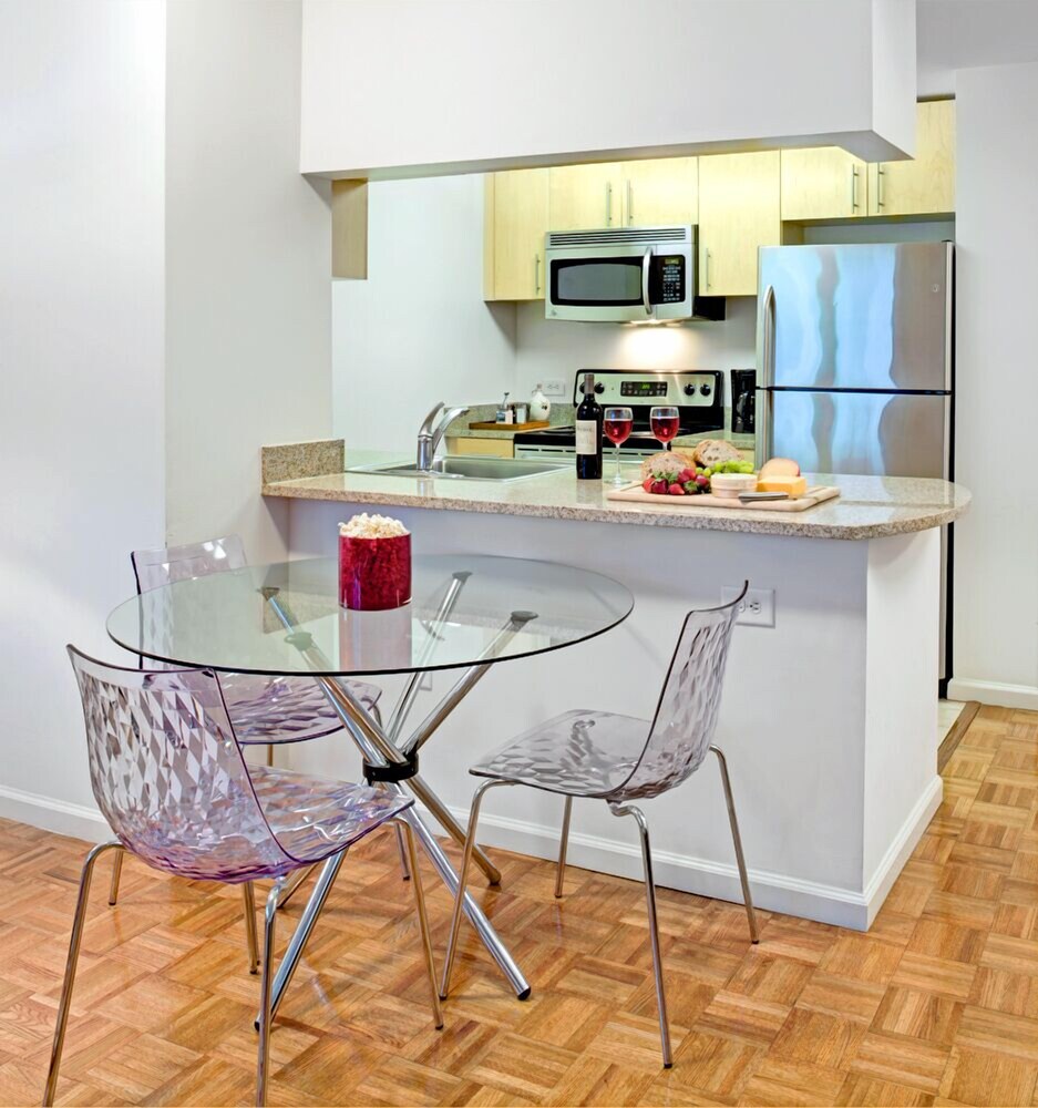 Furnished Quarters at Grove Pointe - photo 5