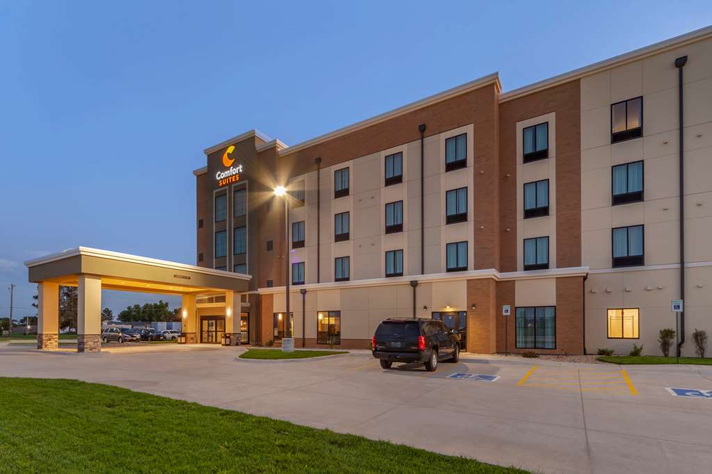 Comfort Suites Grand Island South - photo 33