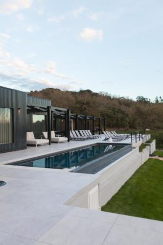 The Fox by LovelyStay — hotel in Sobral De Monte Agraco