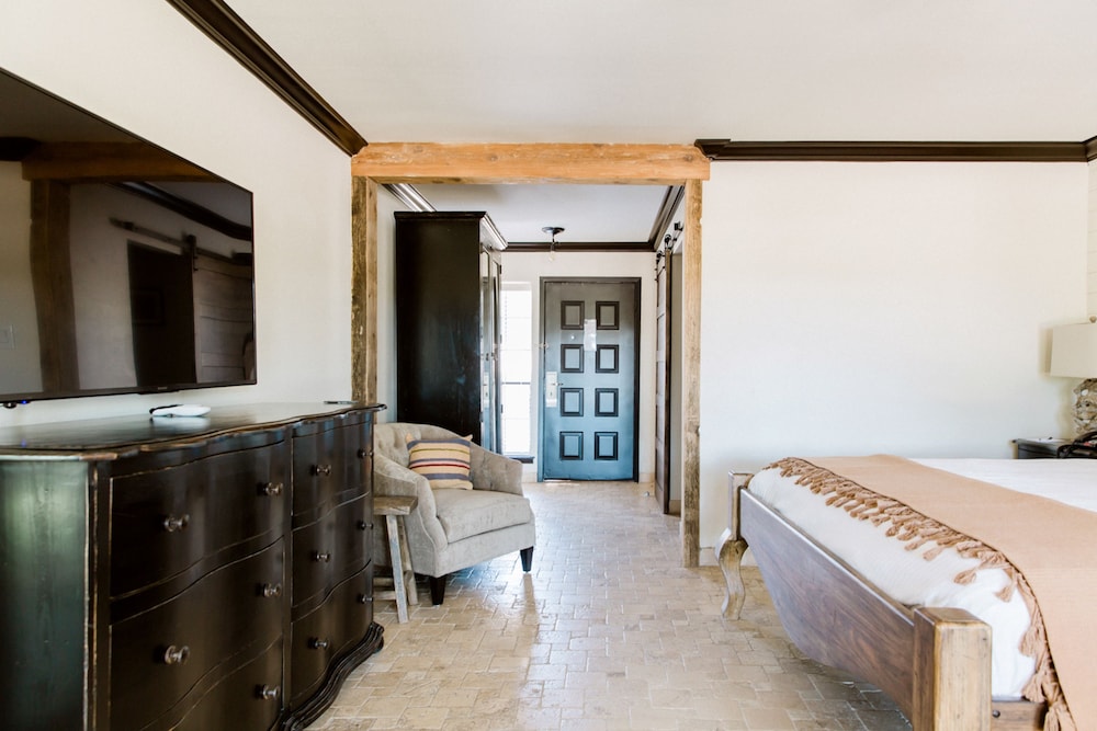Hillside Boutique Hotel - photo 21