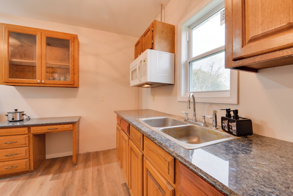 Walking Distance to Casino: Home in Westlake - photo 9
