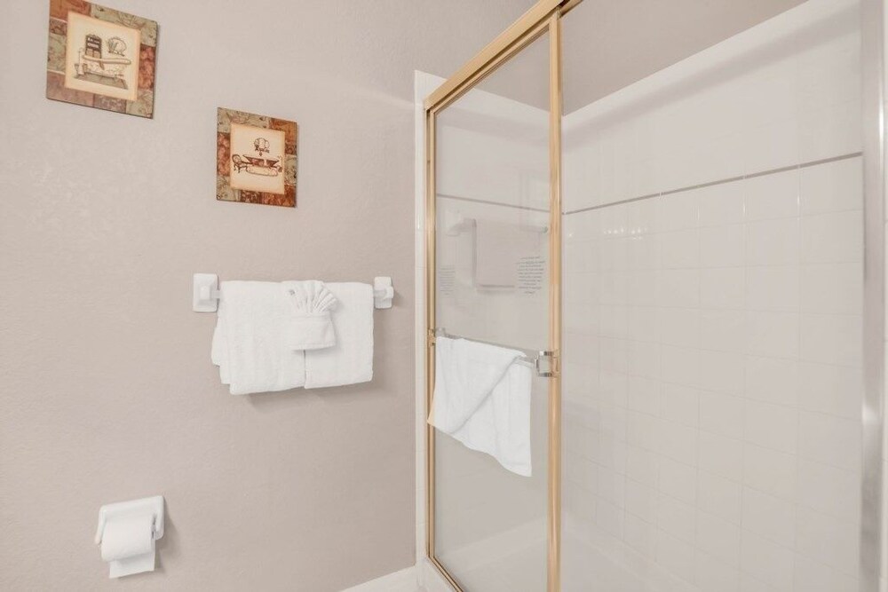 3 Bed In Resort Close To Disney 3 Bedroom Condo - photo 24